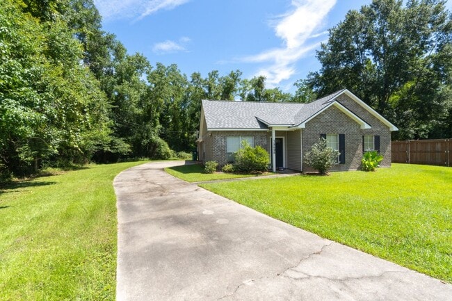 38494 Ruby Dr in Gonzales, LA - Building Photo - Building Photo