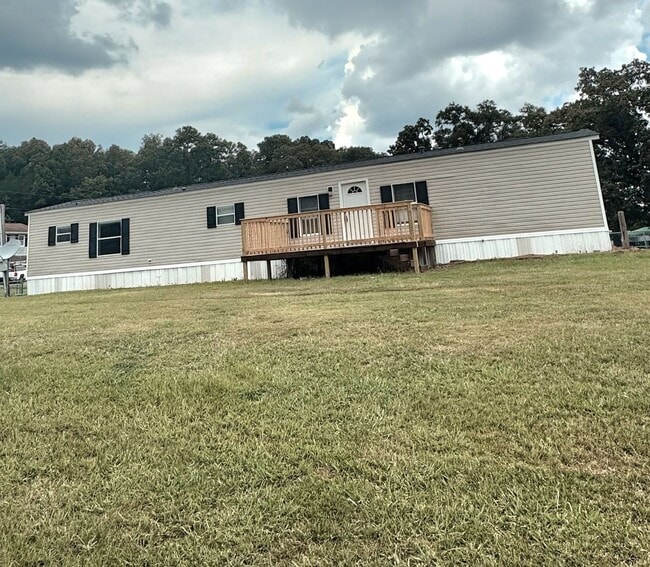 property at 606 Taylors Chapel Rd
