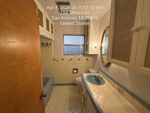159 Milford Dr in San Antonio, TX - Foto de edificio - Building Photo