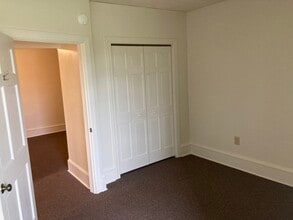 300 Grampian Blvd, Unit 1 in Williamsport, PA - Foto de edificio - Building Photo
