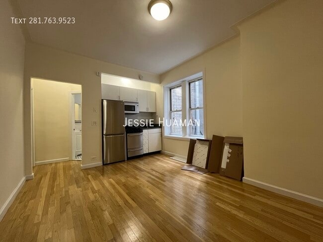 117 W 13th St in New York, NY - Building Photo - Building Photo