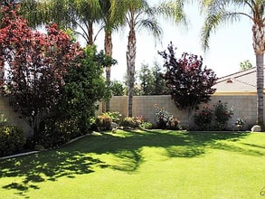 12309 Thornwood Dr in Bakersfield, CA - Foto de edificio - Building Photo