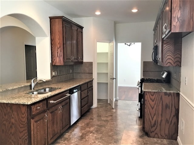 8613 Corral Cir in Fort Worth, TX - Foto de edificio - Building Photo