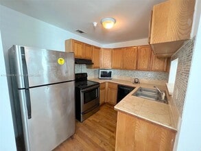 1502 Jefferson Ave in Miami Beach, FL - Foto de edificio - Building Photo