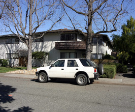 260 Waverley St in Menlo Park, CA - Foto de edificio - Building Photo