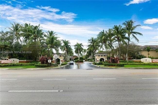 4197 N Haverhill Rd in West Palm Beach, FL - Building Photo - Building Photo