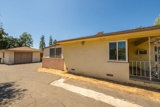 1319 Peach Ave in El Cajon, CA - Building Photo - Building Photo