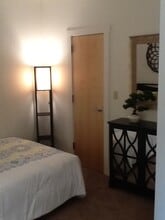 Cascade Boulevard in Milford, CT - Building Photo - Building Photo