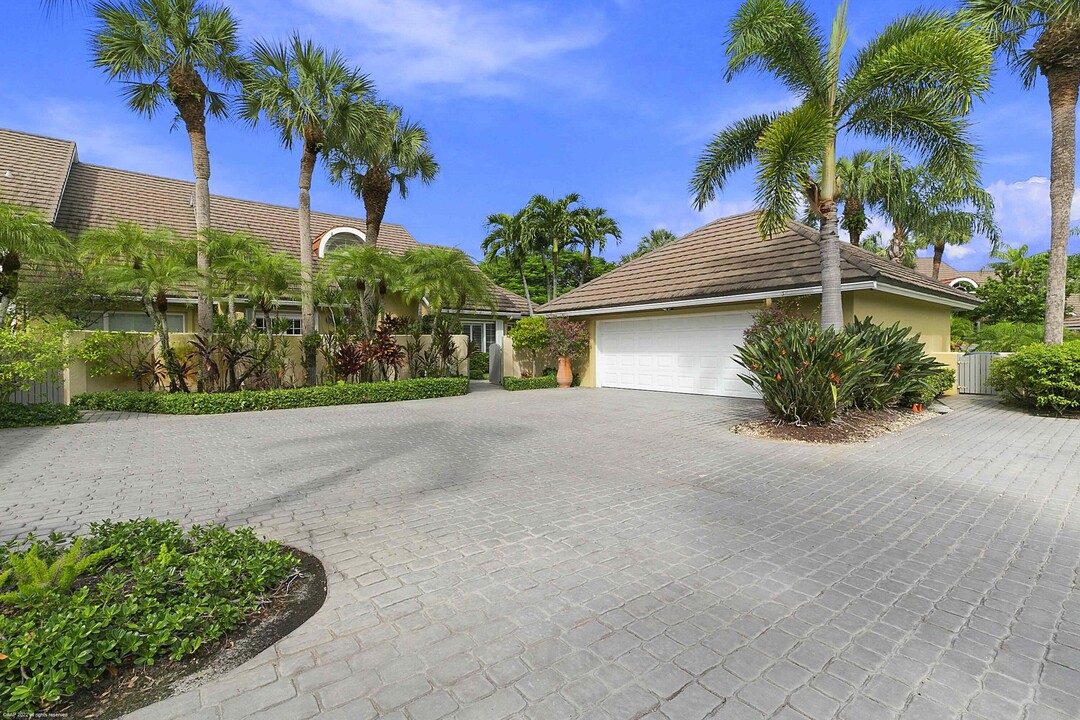 2621 Muirfield Ct in Wellington, FL - Foto de edificio