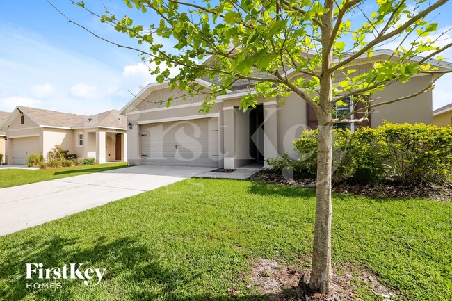 107 Fall Glo Rd in Winter Haven, FL - Foto de edificio - Building Photo