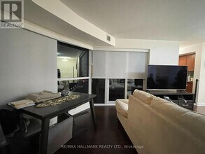 151 Village Green Square in Toronto, ON - Building Photo - Building Photo