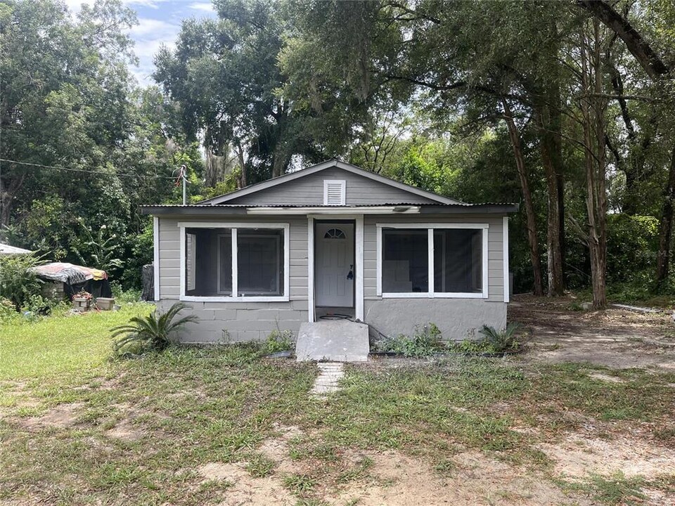 1741 FL-20 in Hawthorne, FL - Building Photo