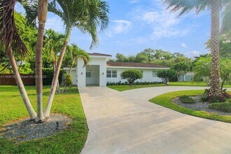 6991 SW 59th St in Miami, FL - Building Photo - Building Photo