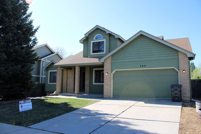 743 Bear Creek Dr in Fort Collins, CO - Foto de edificio - Building Photo