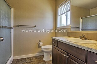 7413 NE 56th St in Vancouver, WA - Building Photo