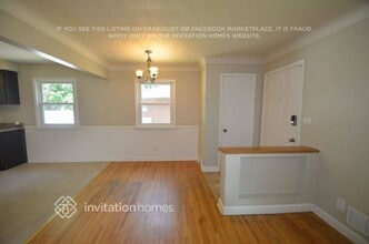 817 Parker Ave in Roseville, MN - Building Photo - Building Photo