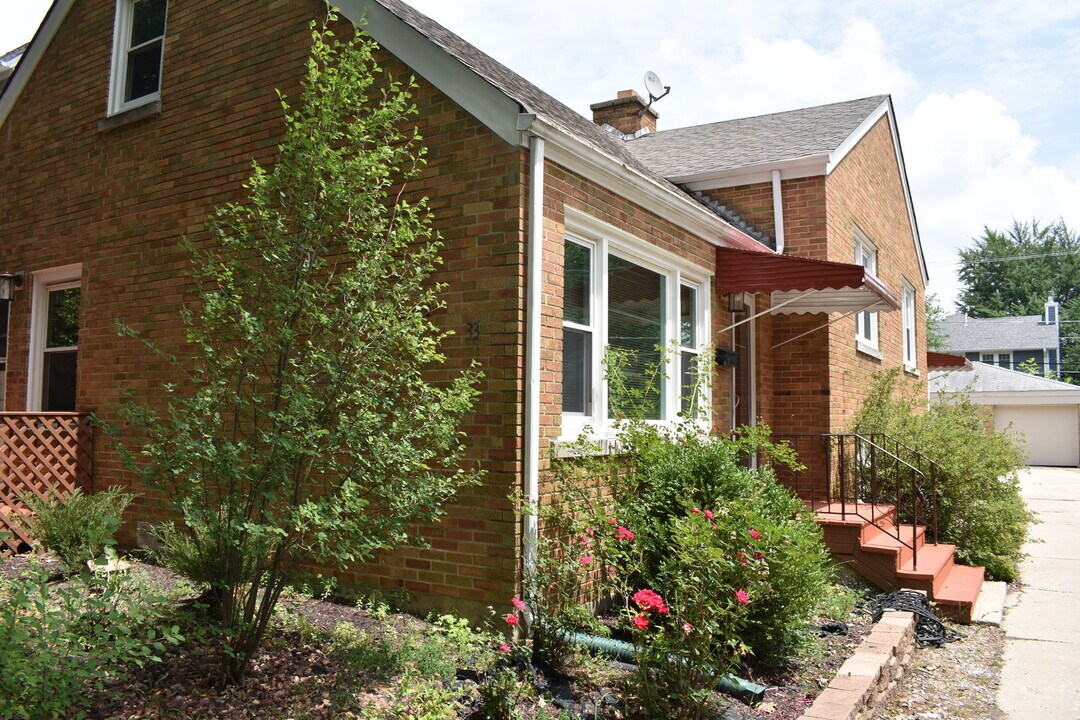 33 N Spring Ave in La Grange, IL - Foto de edificio