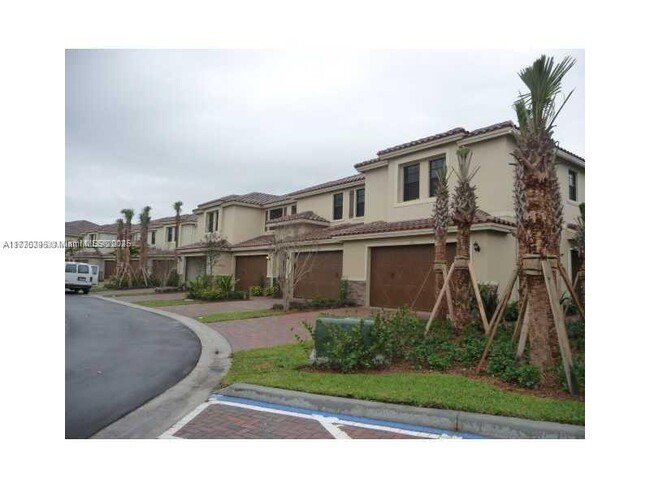 113 Riverwalk Cir W in Plantation, FL - Building Photo - Building Photo