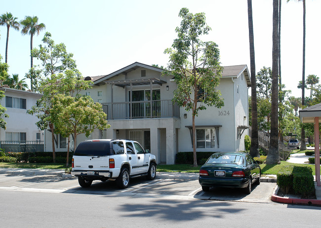 1624 S Calle Del Mar in Anaheim, CA - Foto de edificio - Building Photo