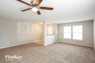 13796 Meadow Lake Dr in Fishers, IN - Foto de edificio - Building Photo