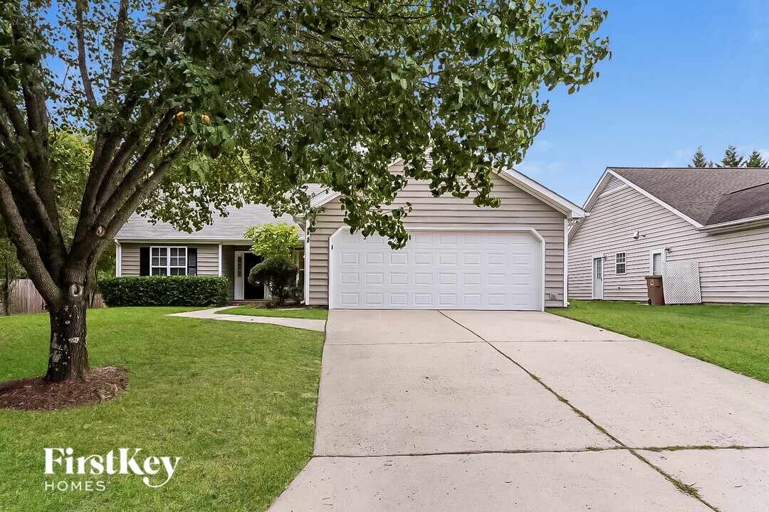 1711 Kildare Woods Dr in Greensboro, NC - Building Photo