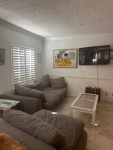 9197 SE Deerberry Pl in Tequesta, FL - Building Photo - Building Photo
