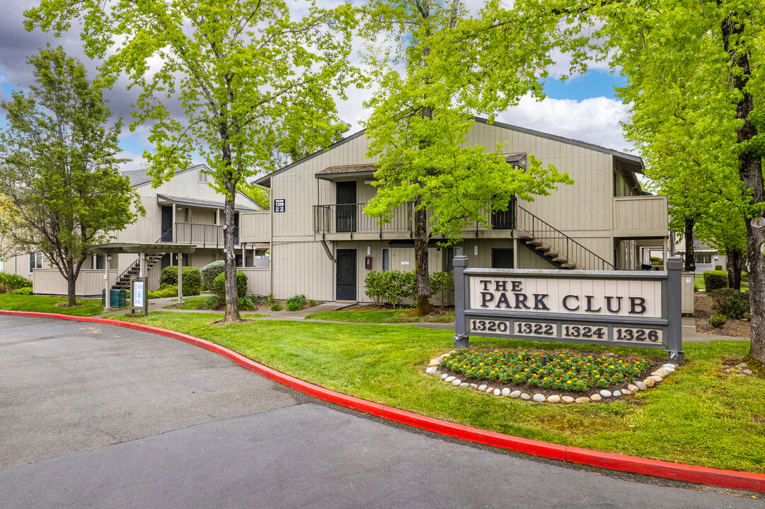 Park Club Apartments in Rohnert Park, CA - Building Photo