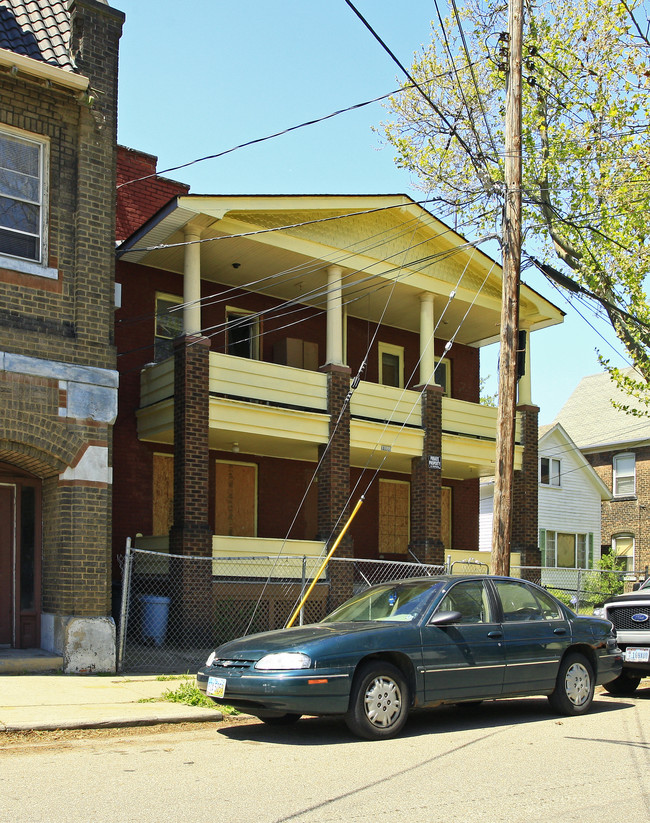 1188 E 61st St in Cleveland, OH - Foto de edificio - Building Photo