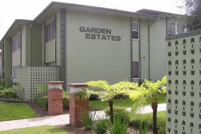 5306 E Anaheim Rd, Unit Garden Estates in Long Beach, CA - Building Photo - Building Photo