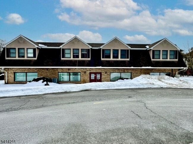 property at 7 Oak Ridge Rd