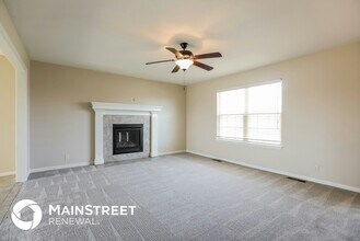 1012 Quartz St in Louisburg, KS - Building Photo - Building Photo