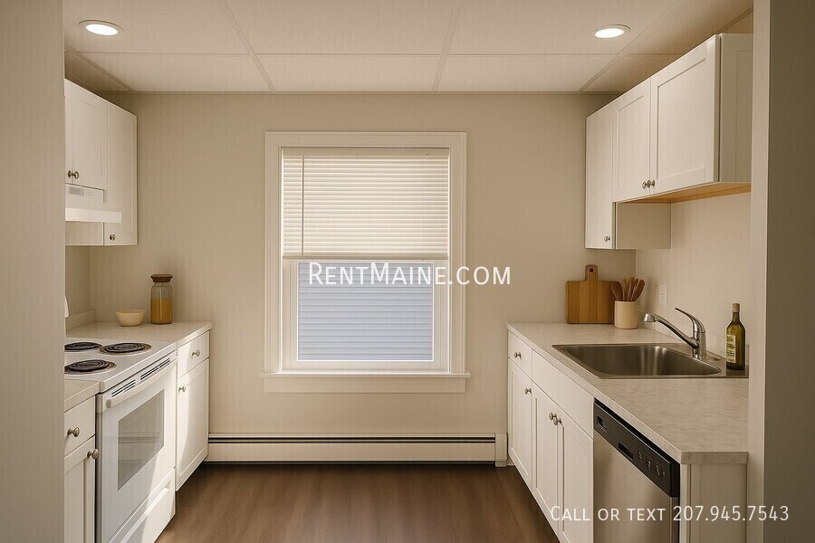 109 Main Rd N in Hampden, ME - Building Photo