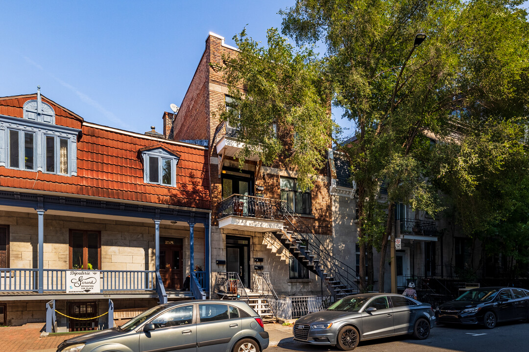 1205-1207 Saint-Hubert Rue in Montréal, QC - Building Photo