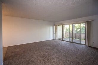 4727 E Lafayette Blvd-Unit -224 in Phoenix, AZ - Building Photo - Building Photo