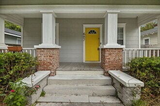 687 Bridal Ave in Jacksonville, FL - Building Photo - Building Photo