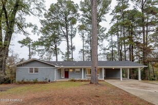 1390 N Hills St in Meridian, MS - Building Photo