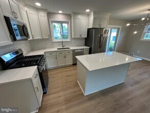 7504 Gresham St in Springfield, VA - Building Photo - Building Photo