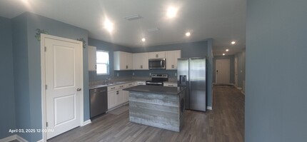 2215 Shenandoah Blvd in Chipley, FL - Foto de edificio - Building Photo