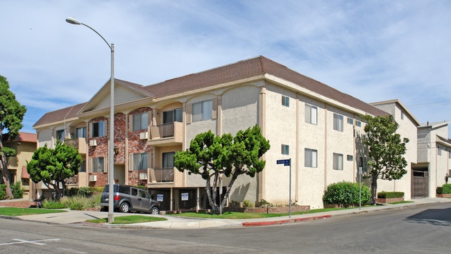 3684 Watseka Ave in Los Angeles, CA - Foto de edificio - Building Photo