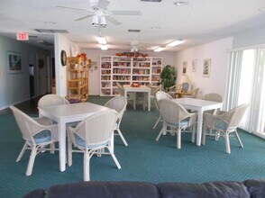 4261 Island Cir in Ft. Myers, FL - Building Photo - Building Photo