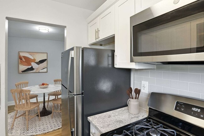 Eagle Rock Apartments at Hicksville & Jericho in Hicksville, NY - Building Photo - Building Photo