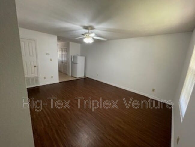 property at 260 N Pecan St