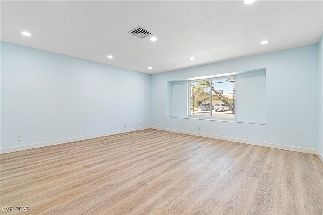 3740 Lillo St in Las Vegas, NV - Building Photo
