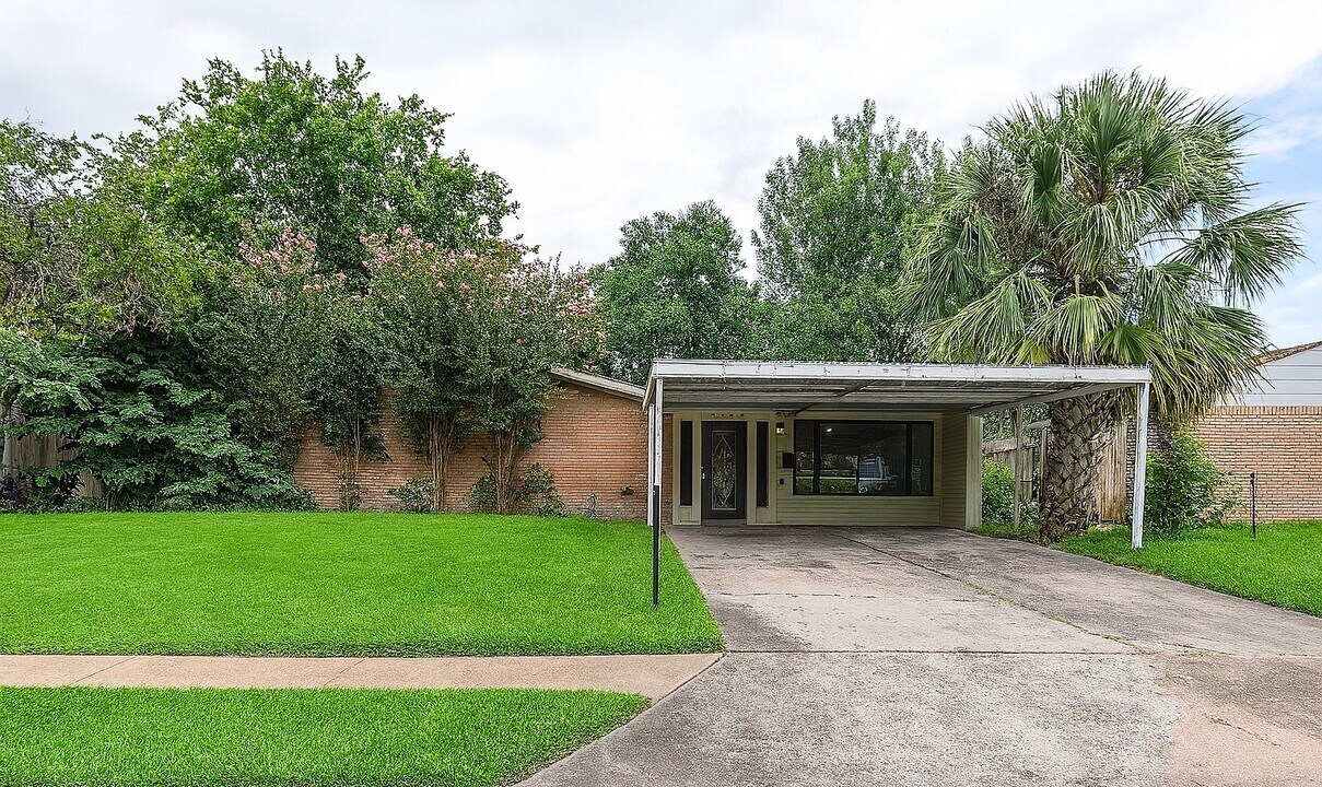 6721 Stroud Dr in Houston, TX - Building Photo