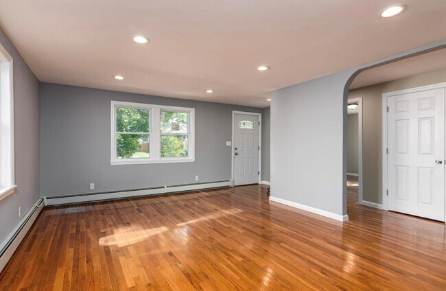 68 Spar Dr, Unit 20-2013 in Mastic Beach, NY - Building Photo - Building Photo