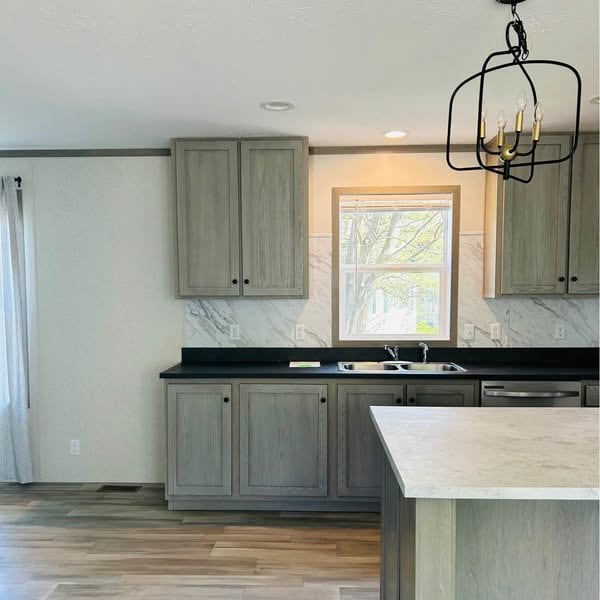 193 Lakeshore Cir in Oxford, MI - Building Photo - Building Photo