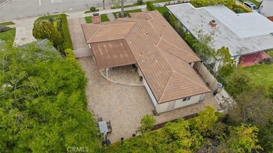 924 Crestview Dr, Unit 1215 in Pasadena, CA - Foto de edificio - Building Photo