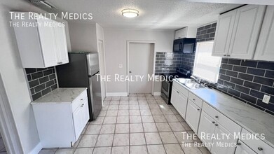 1316 Donna Ave in Cocoa, FL - Foto de edificio - Building Photo