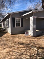 1708 Avenue N in Lubbock, TX - Building Photo