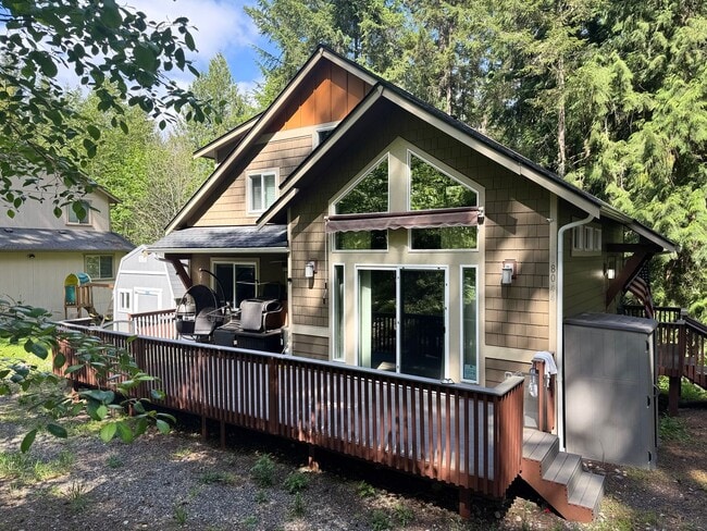 property at 18044 Clearland Blvd SE